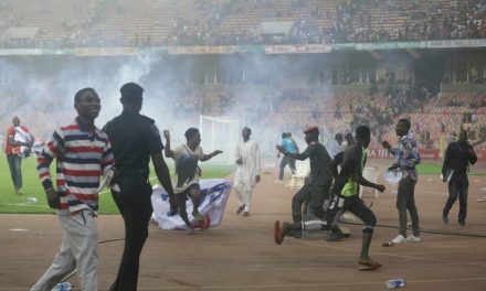 Nigeria: Tear gas fired as soccer fans storm pitch over World Cup fiasco