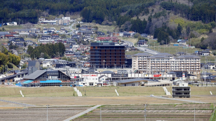 Most city halls in quake-hit areas at risk of flooding will not relocate